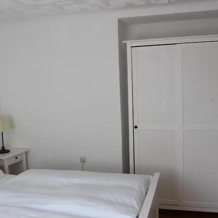Kleine Gaestehaus 아파트 뵈브링엔
